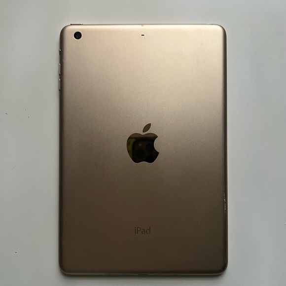 Apple iPad mini 3 128GB, Wi-Fi + Cellular (Unlocked), 7.9in - Gold. - Picture 1 of 3